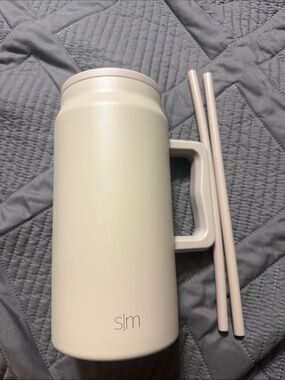 Simple modern 50 ozMug with Handle and Straws